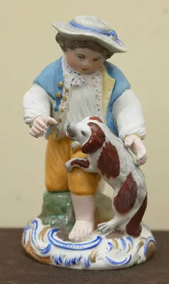 Статуэтка "Мальчик с собакой"