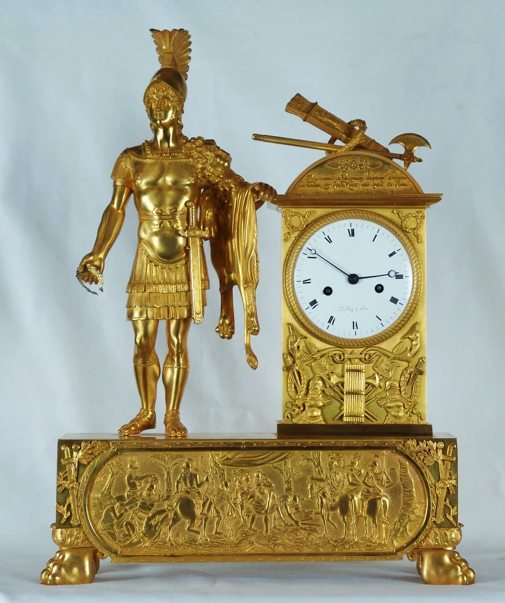 Старинные каминные часы с боем в стиле ампир "Римский воин" 1800-1810гг