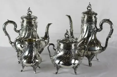Старинный серебряный чайно-кофейный сервиз