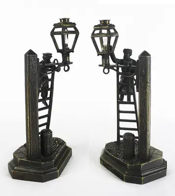 Антикварные парные бронзовые скульптуры "Фонарщики". 1890-1900 гг.