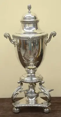 Старинный серебряный самовар (бульотка)