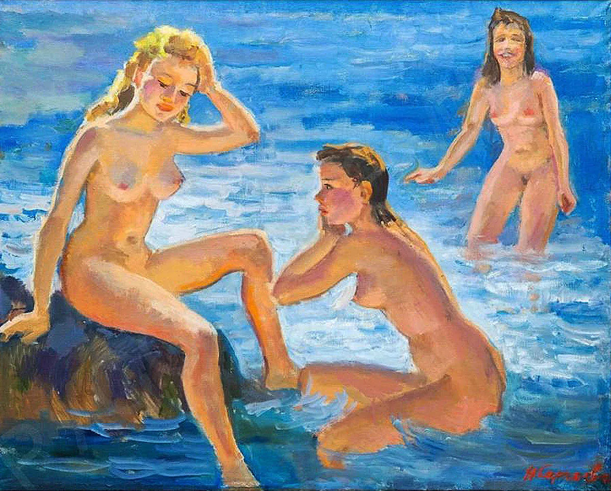 Девушки и море