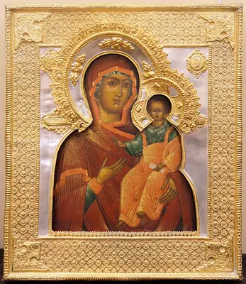 Старинная икона "Смоленская Божья Матерь" в окладе и киоте