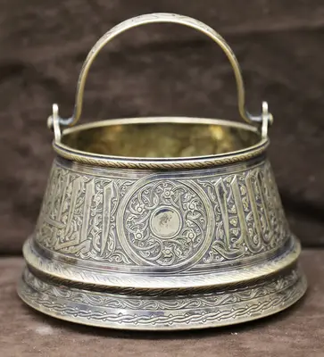 Сахарница с плетёным рисунком и чернью в русском стиле