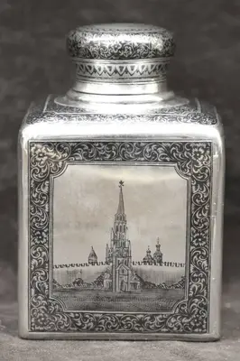 Серебряная чайница с видами Москвы